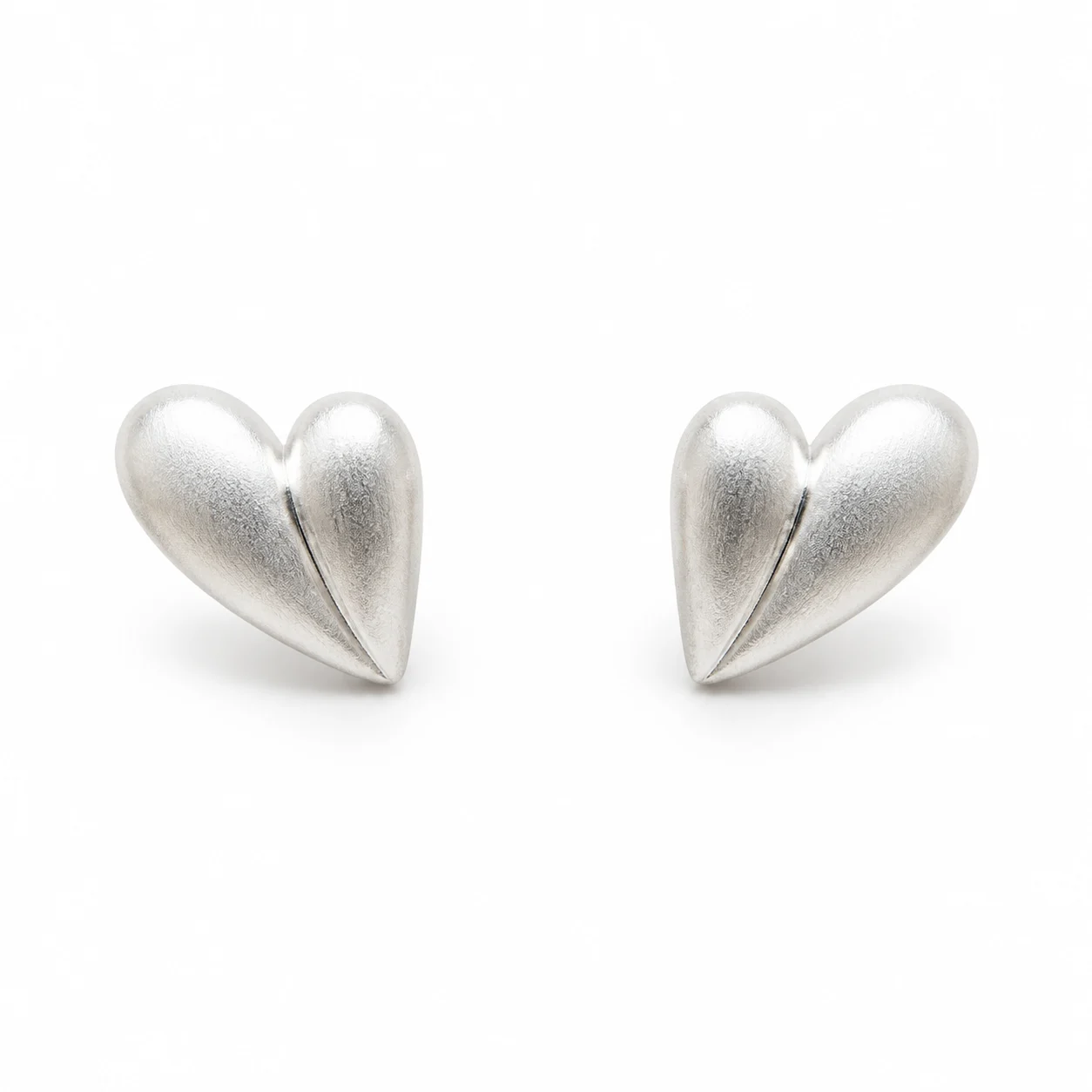 Silver-Tone Sculpted Asymmetric Heart Stud Earrings · D1-0039LSAQ-00140/PRS